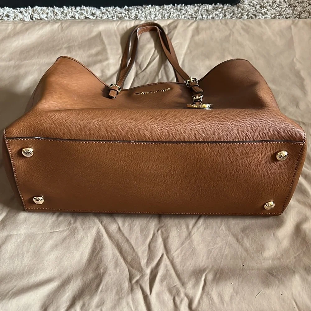 Michael Kors Purse - Picture 3 of 8